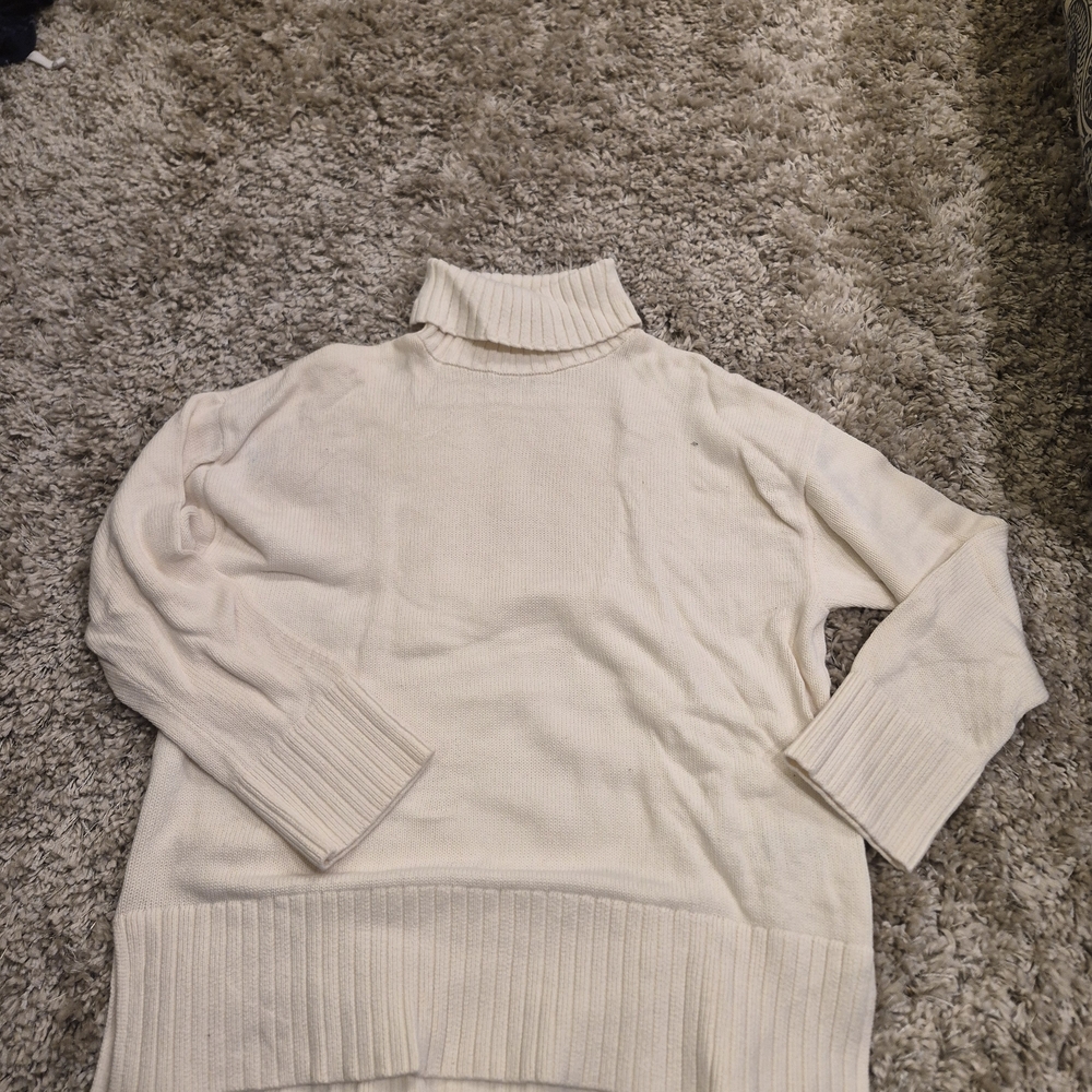 Old Navy Cream Turtleneck Sweater Size L - Picture 2 of 5